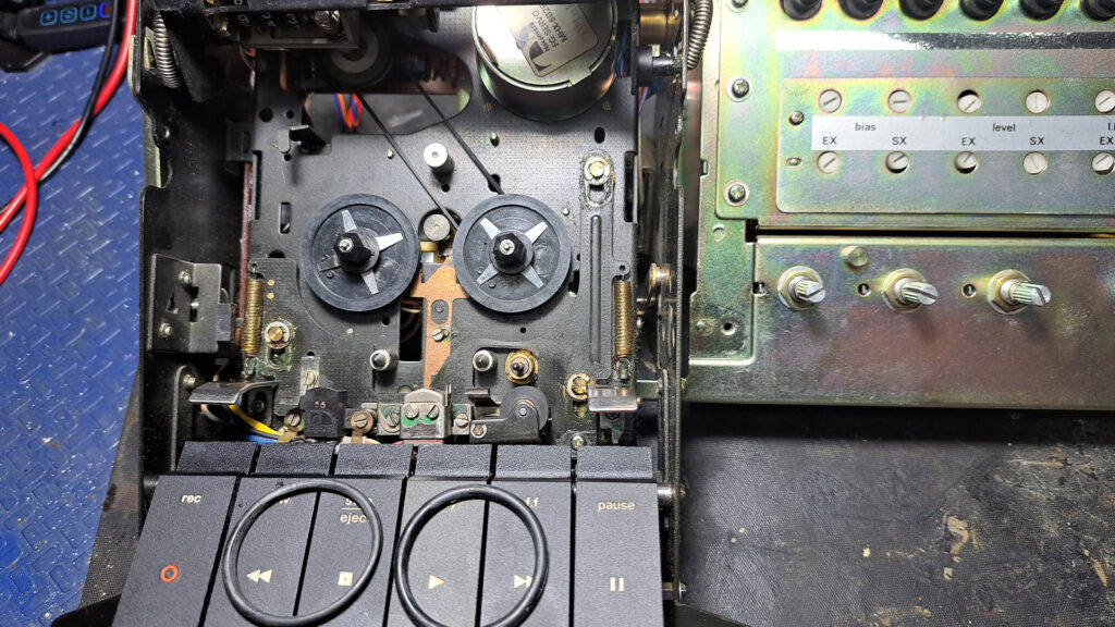 Interior do Cassette Deck Nakamichi 600