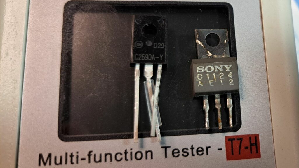 Transístores do recetor Sony STR-6036