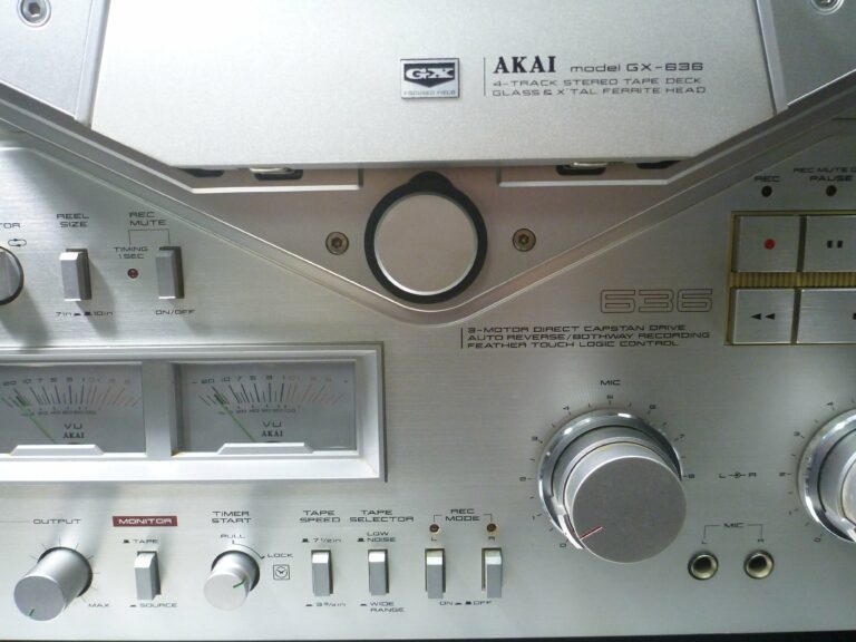 exterior do Leitor de Bobines Akai GX636