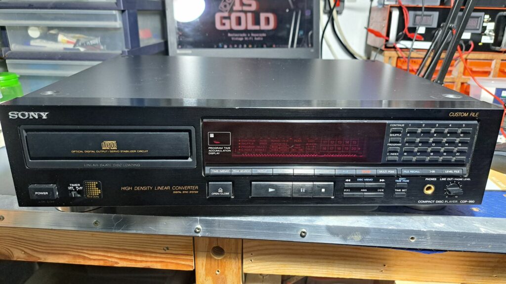 Exterior do Leitor de CD Sony CDP-990