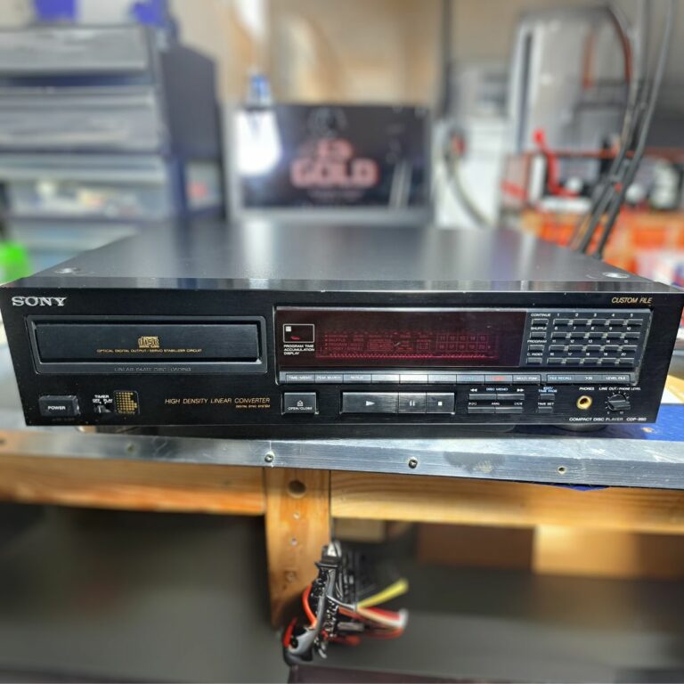 Exterior do Leitor de CD Sony CDP-990