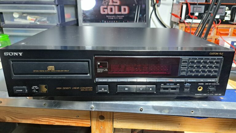Exterior do Leitor de CD Sony CDP-990