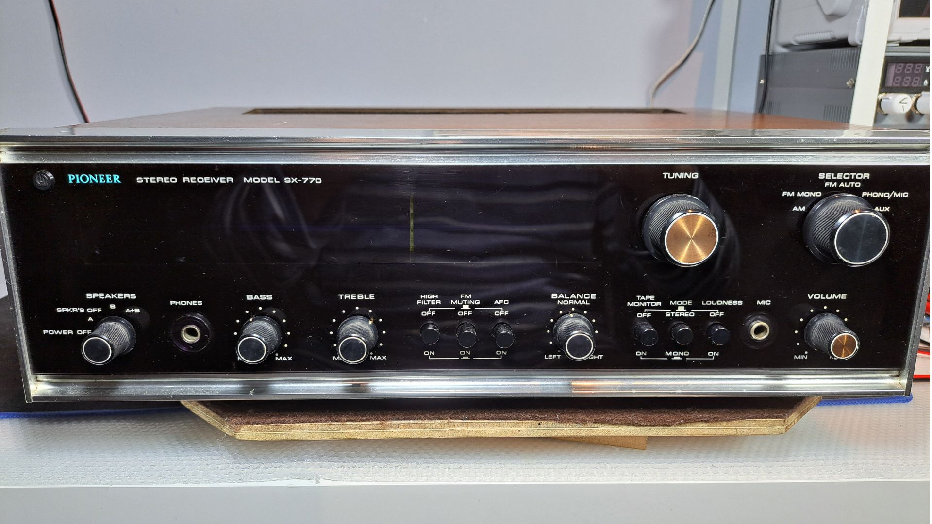 Exterior do Recetor Pioneer SX-770