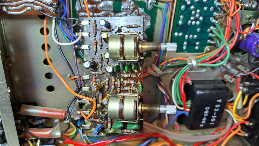 Limpeza dos potenciómetros e seletores do Recetor Pioneer SX-770