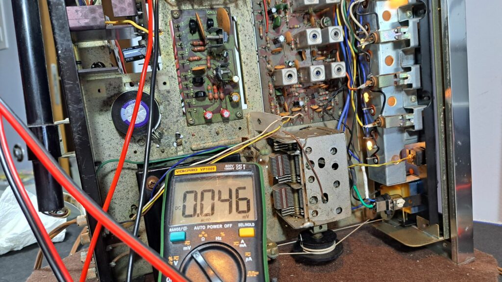 Calibração do Bias e offset DC do Recetor Pioneer SX-770