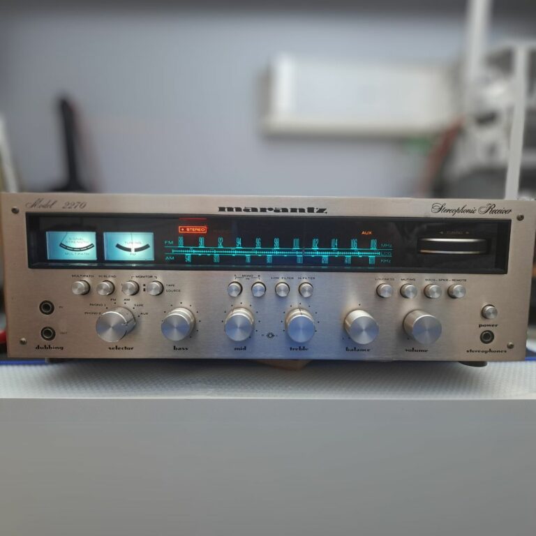 Exterior do Recetor Marantz 2270